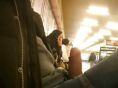 Morena angelica raven com as formas tira suas aventuras na câmara