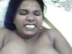 Beleza satisfaz o seu sexo anal