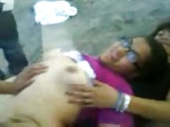 Esperou o marido com o trabalho e recebeu vara membro