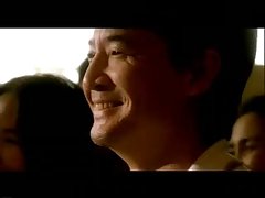 Comi uma bela puta e alimentou-la de porra