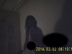 Pública de sexo de um jovem casal em trólebus