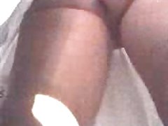 Duas garotas com um membro do vizinho
