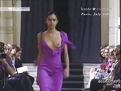 Ruiva besta marie mccray entretido na dança