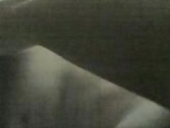 Otvyazny menina masturbar na frente de seu namorado