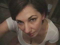 Problemas de cereja hilson com um grande vibrador preto
