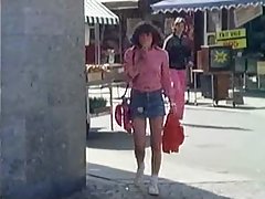Morena оттрахала-se um enorme vibrador