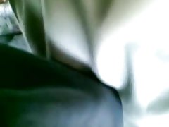 Peituda diva se masturbando com um vibrador