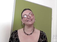 Atrás das grades, como no trabalho com alaura eden